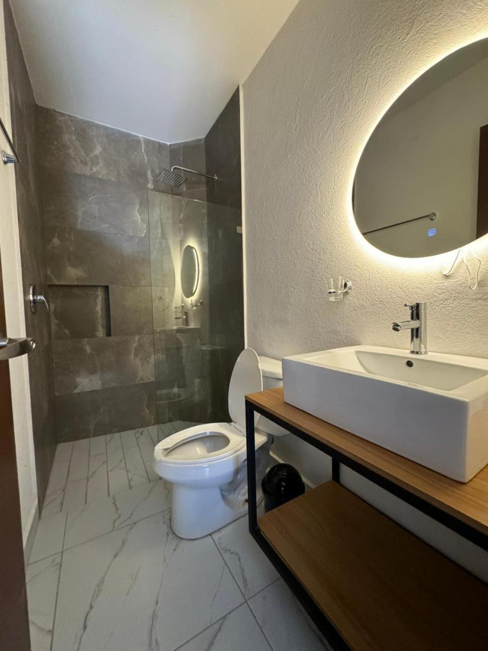 Vidrio Suites Col Americana Гуадалахара Екстериор снимка