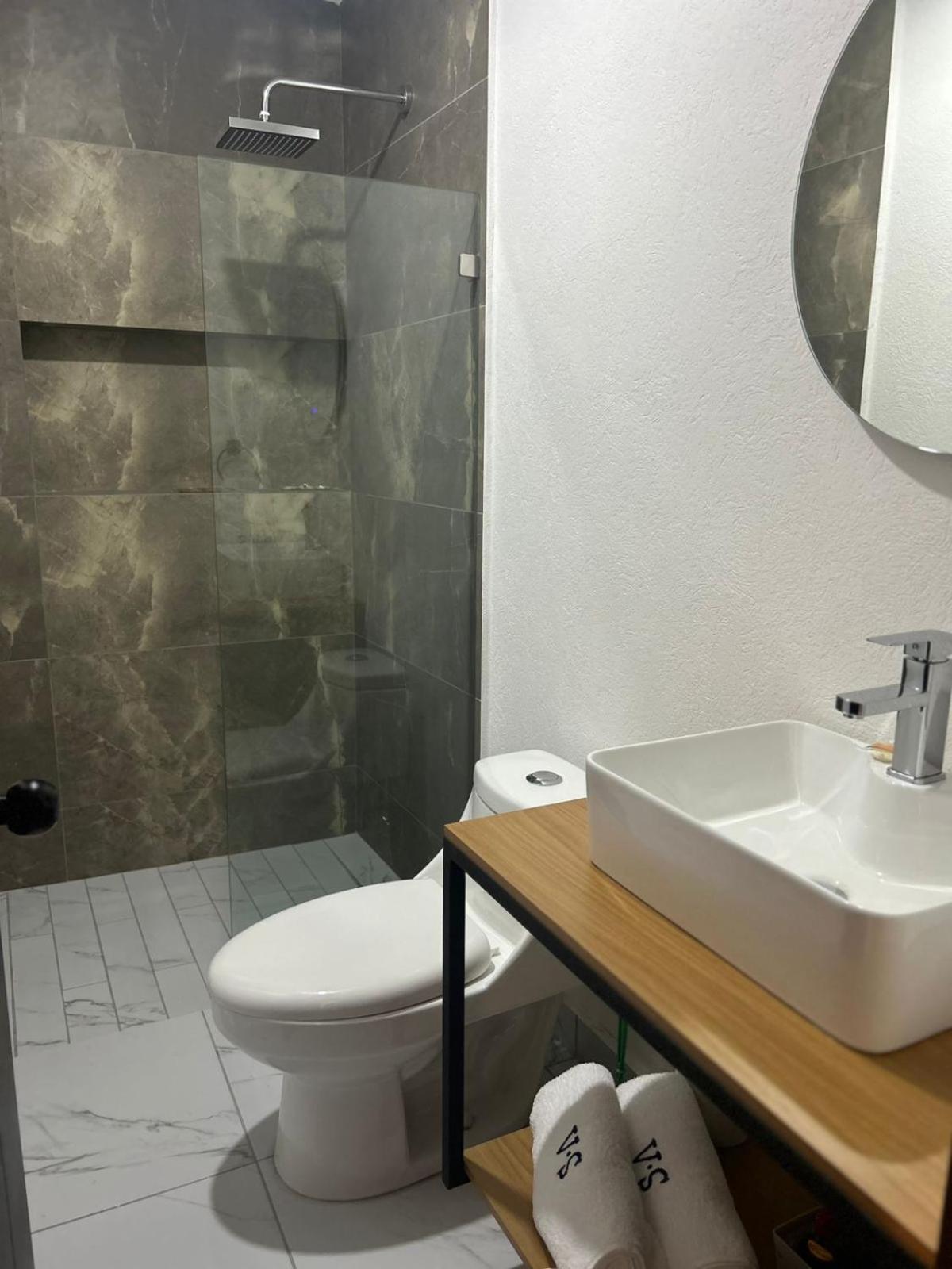 Vidrio Suites Col Americana Гуадалахара Екстериор снимка
